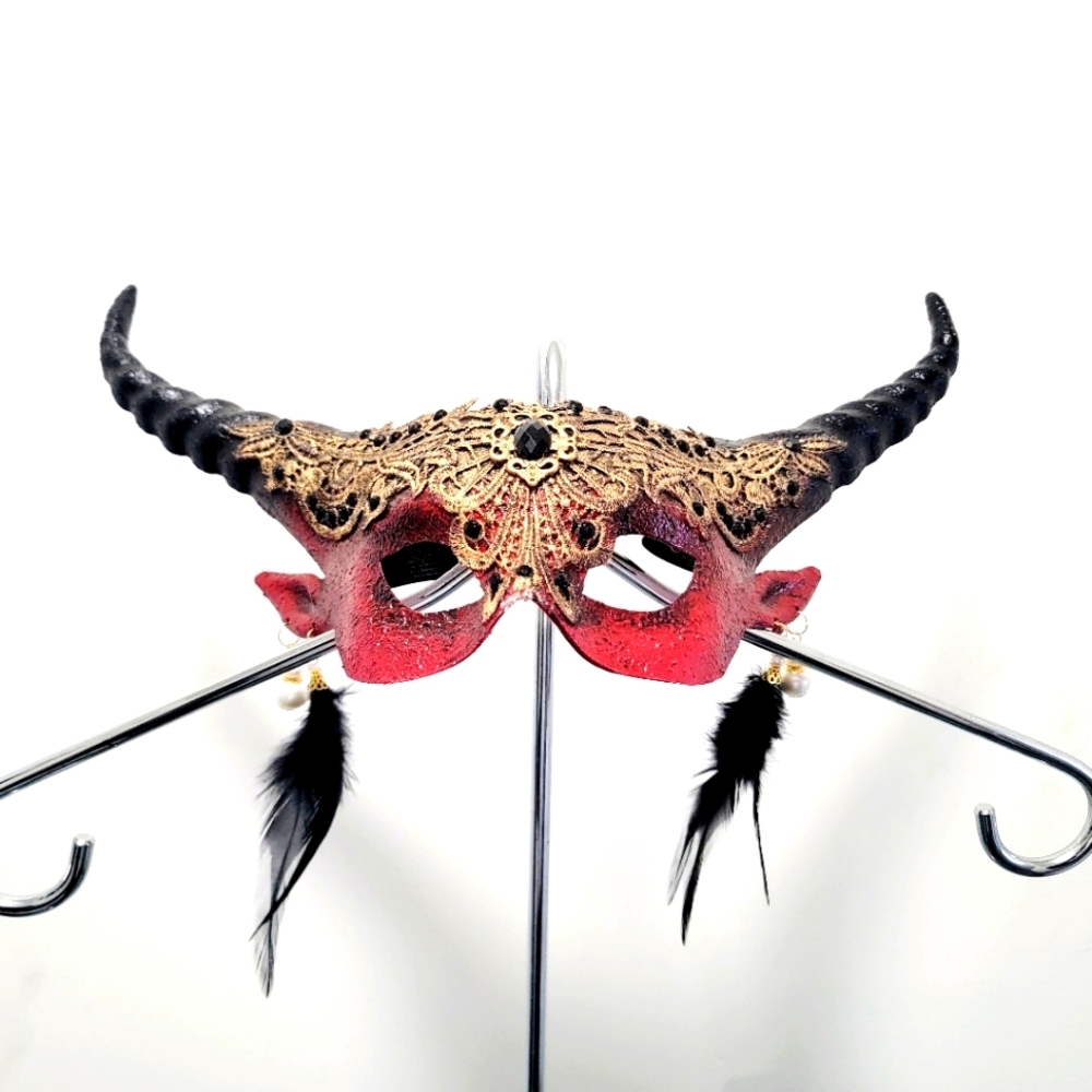 Mask - Picture 2 of 4